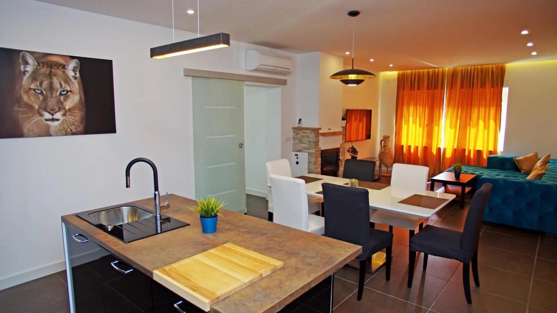Besker Apartment Trogir 0*,
