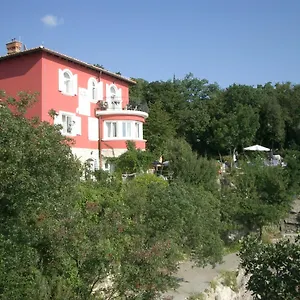 https://apartments-villa-dora.primorje-gorskikotar.com