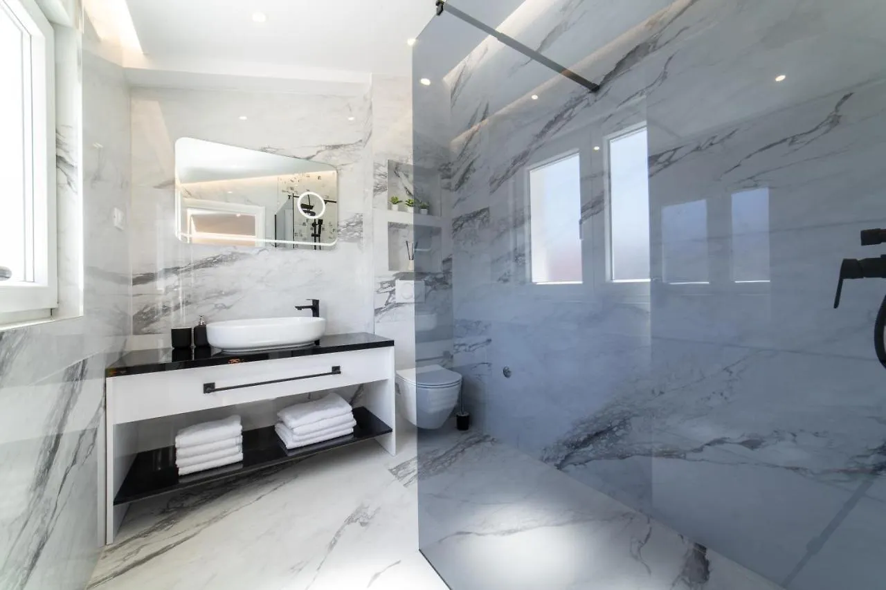 Besker Apartment Trogir 0*,